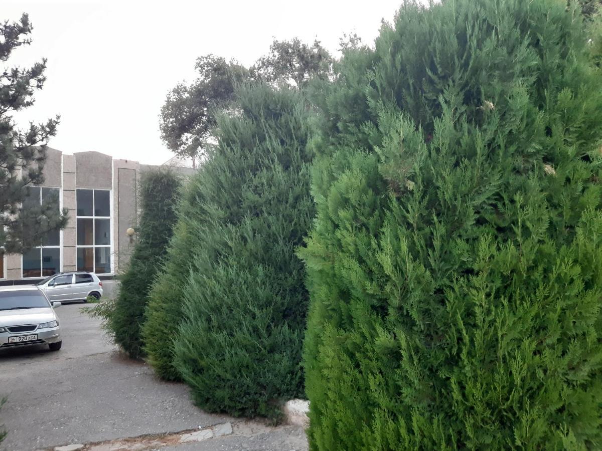 Azimut Hotel Jalal-Abad Bagian luar foto