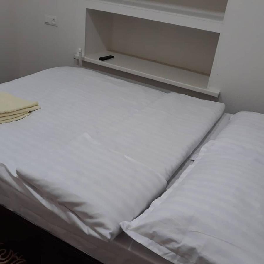 Azimut Hotel Jalal-Abad Bagian luar foto